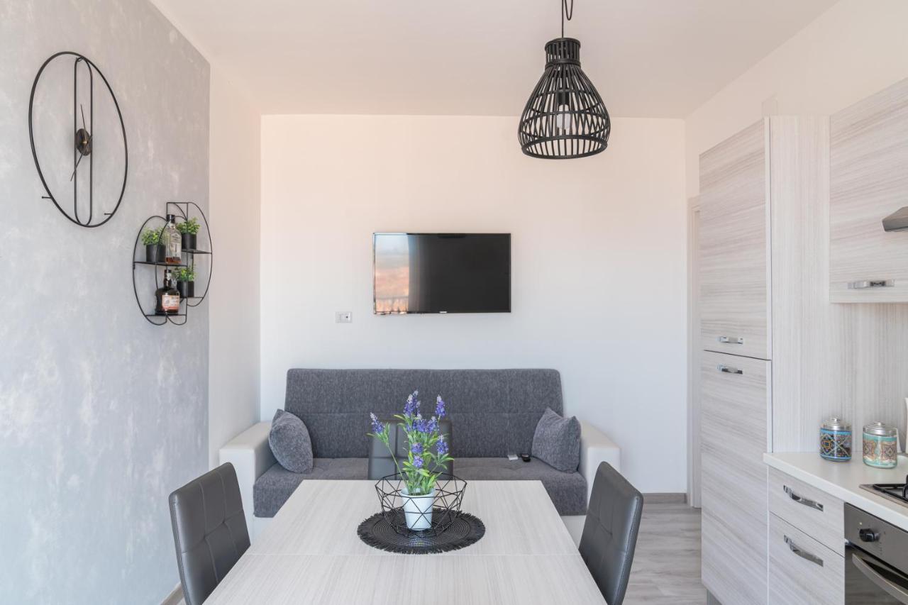 Almi - Guest Apartment Porto Torres Zewnętrze zdjęcie